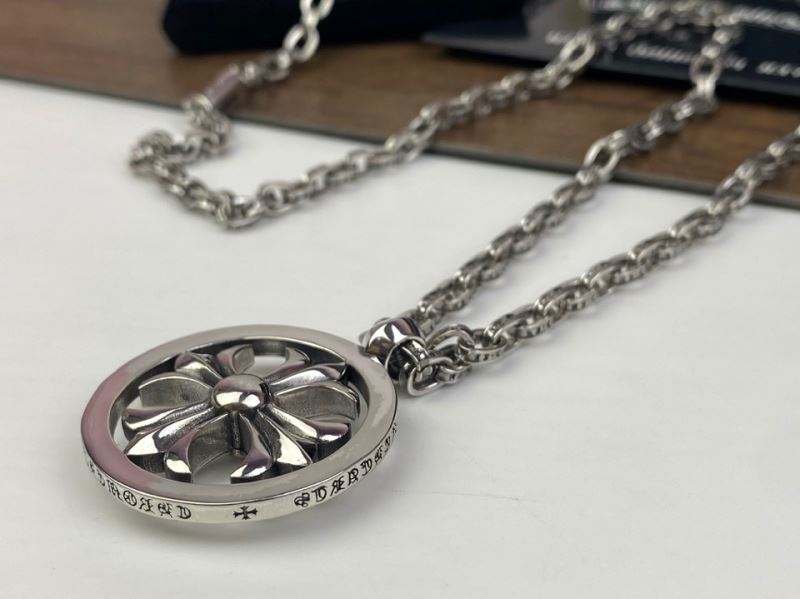 Ch*0me He**ts necklaces